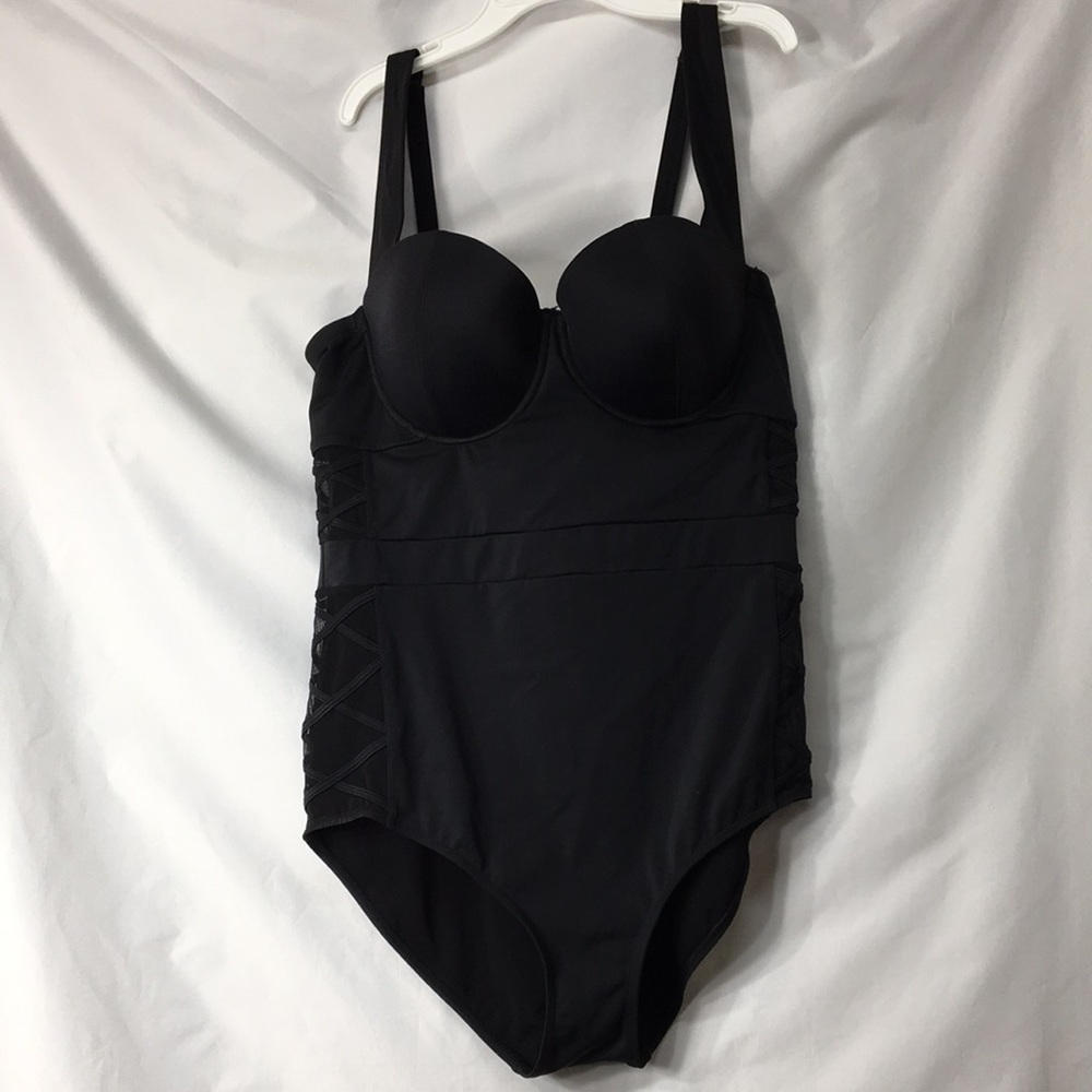 Torrid Women’s Black One-Piece Swimsuit Like-NEW Condition